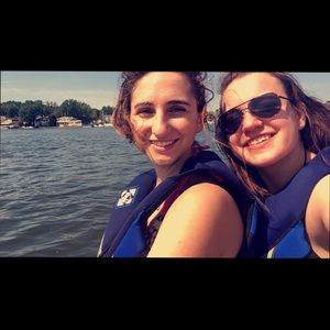 Meet your Posher, Lauren